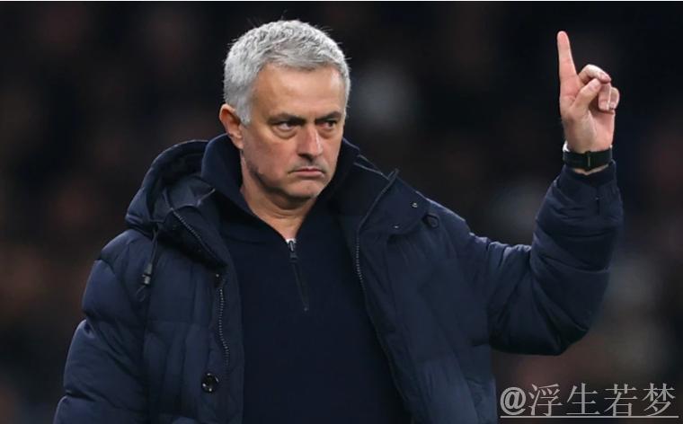 62岁穆帅再现辉煌：禁赛期间率队11轮不败，击碎质疑声